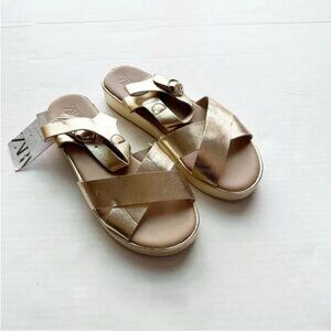 Gold Metallic Strappy Platform Round Open-Toe Sandals (NWT)